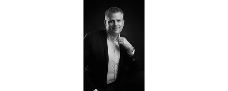 Lire la suite à propos de l’article Pourquoi le portrait photographique du dirigeant est devenu indispensable dans l&rsquo;entrepreneuriat moderne