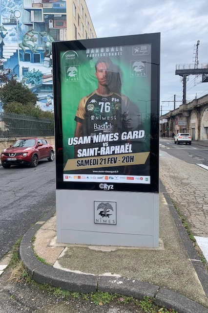 photo-publicitaire-flocage-flyers-cartes-de-visite-nimes